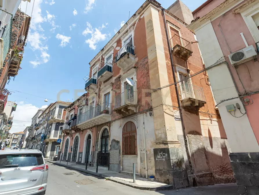 Immagine 9 di Pentalocale in vendita  in Via Recupero 38 a Catania