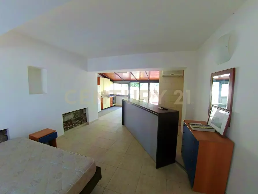 Immagine 28 di Villa in vendita  in Via Livorno 97 a Aci Castello