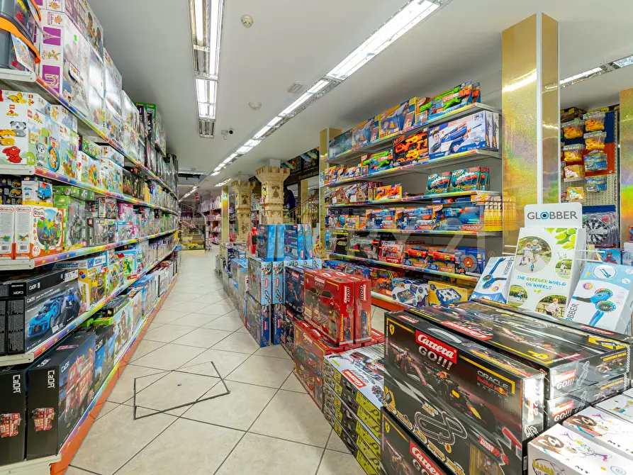 Immagine 23 di Locale commerciale in vendita  in Via Passo Gravina 150 a Catania