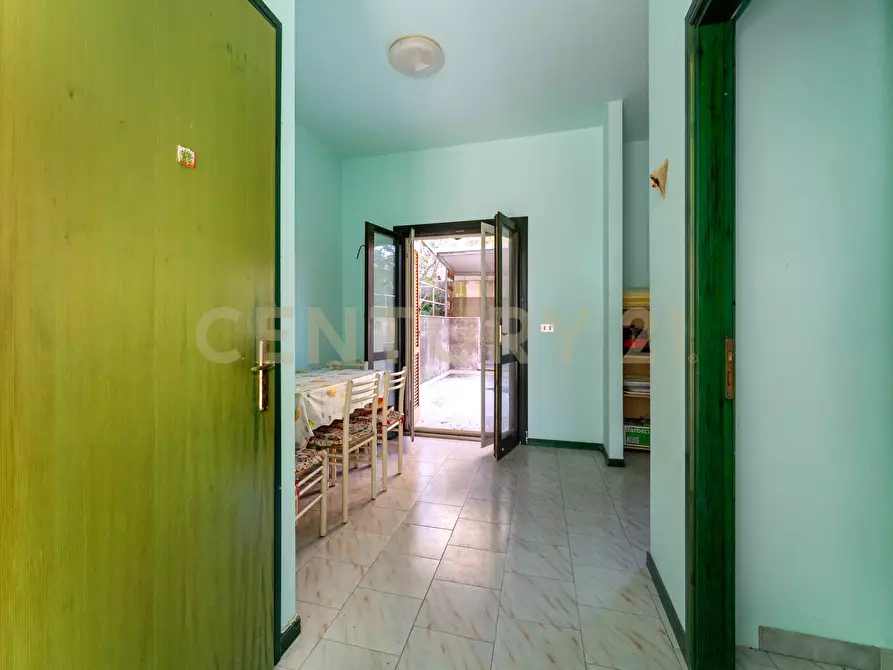 Immagine 12 di Bilocale in vendita  in Via Nazionale 74 bis a Letojanni