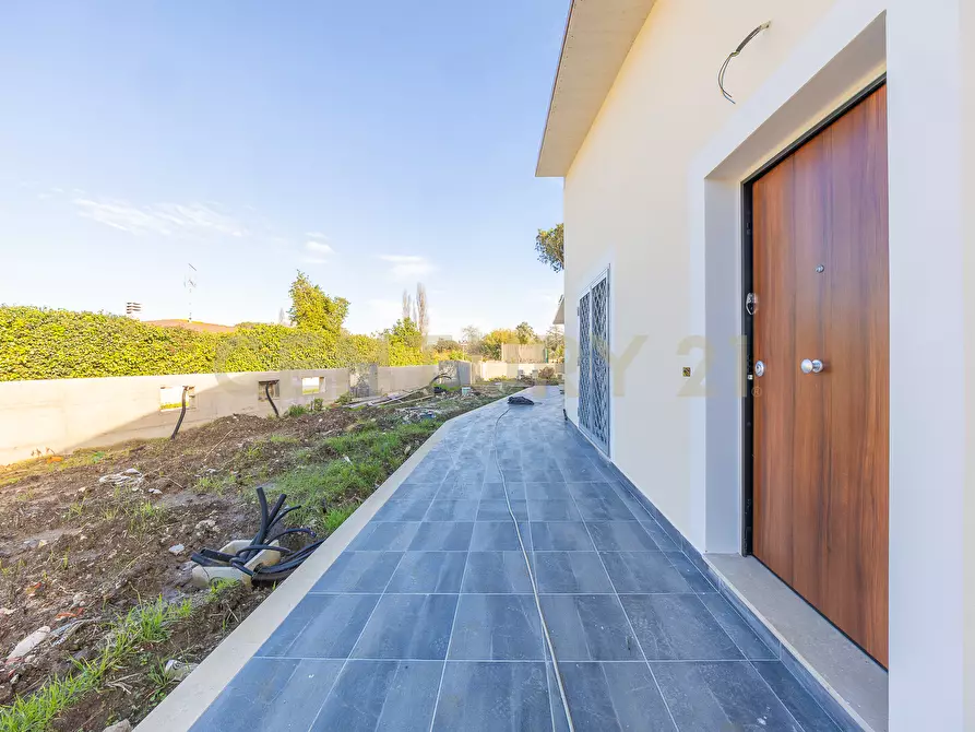 Immagine 24 di Casa trifamiliare in vendita  in Via Basento 4 a Aprilia