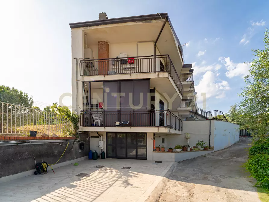 Immagine 45 di Porzione di casa in vendita  in Via del Bosco 251 a Mascalucia