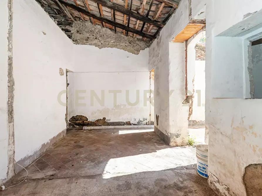 Immagine 30 di Casa indipendente in vendita  in Via Duca di Massa 17/19 a Aci Castello