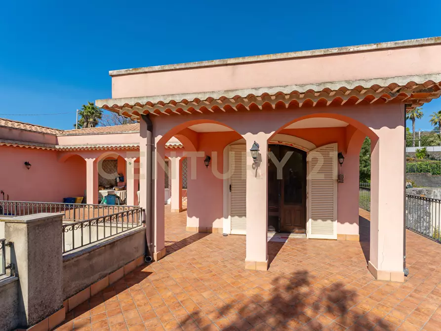 Immagine 30 di Villa in vendita  in Via Alcaloro Petrone 47 a Viagrande