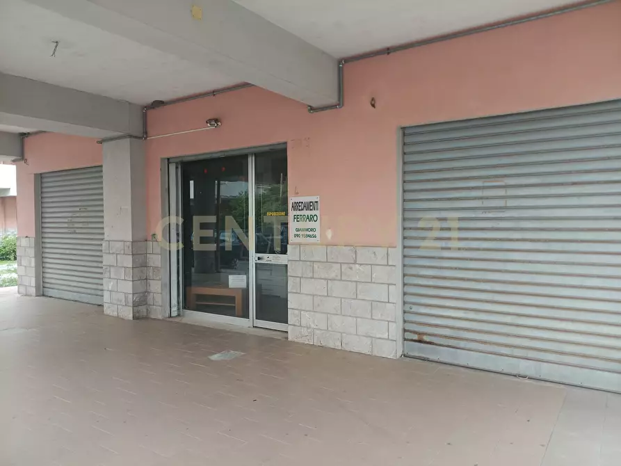 Immagine 6 di Locale commerciale in vendita  in Via Padre Popieluszko snc a Pace Del Mela