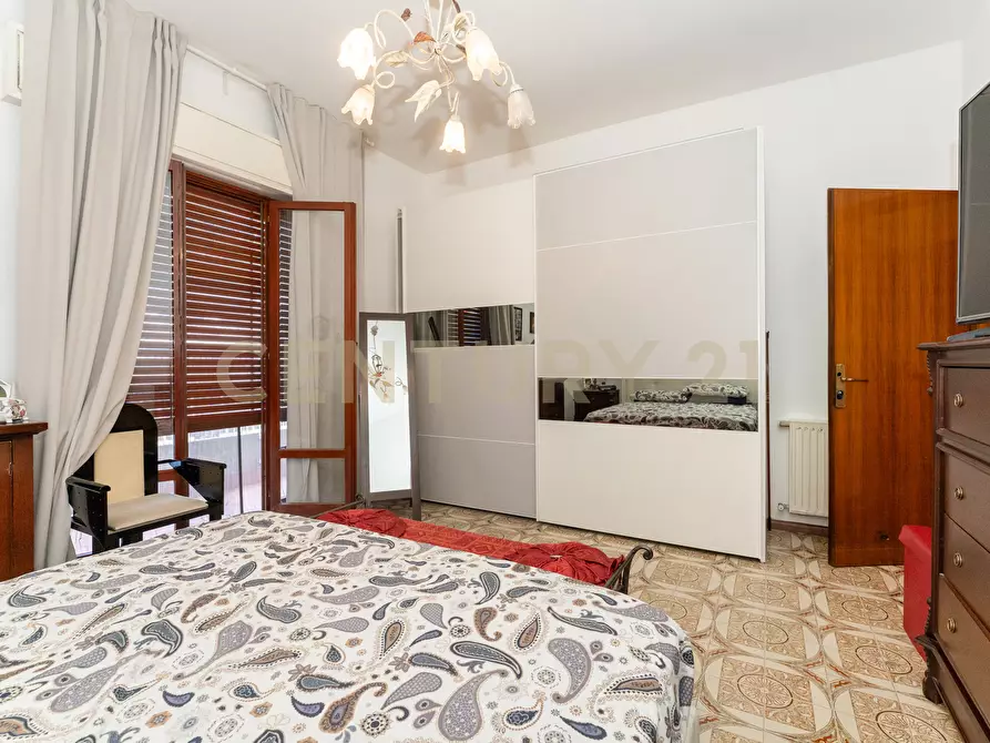 Immagine 35 di Pentalocale in vendita  in Via Cristoforo Colombo 1 a San Gregorio Di Catania