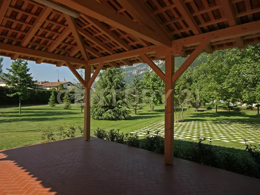 Immagine 10 di Villa in vendita  in Via Adige 25 a Brentino Belluno