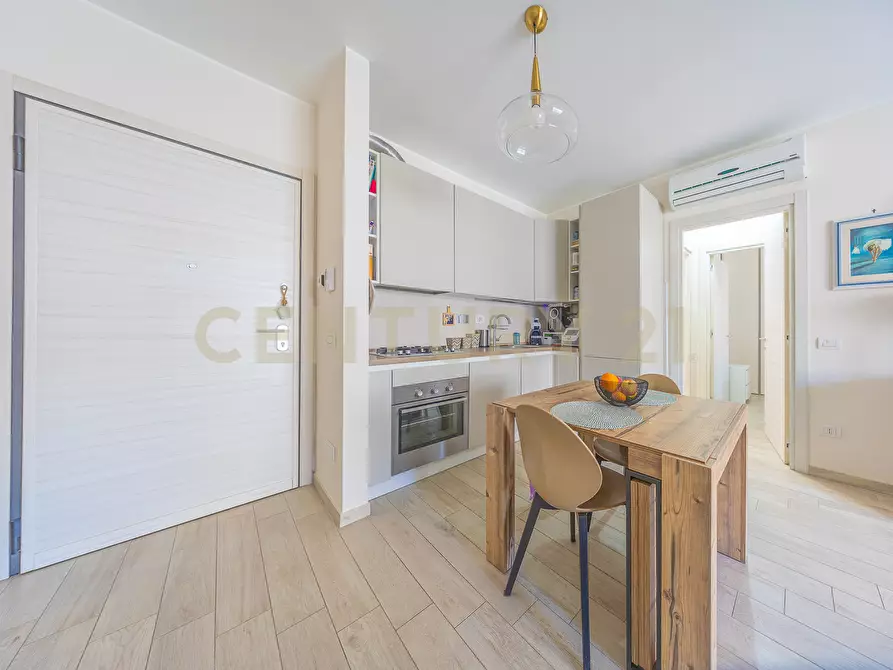 Immagine 18 di Bilocale in vendita  in Via Emanuela Loi 10 a Roma