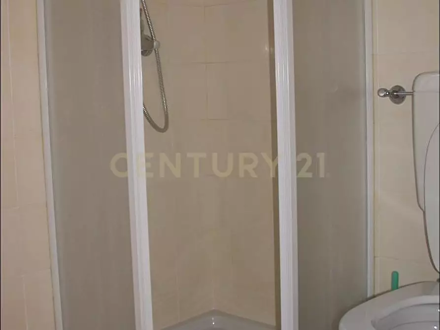 Immagine 22 di Quadrilocale in vendita  in Via Vittorio Monese a Garda