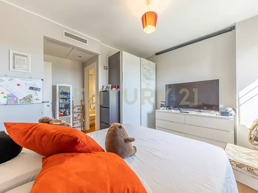 Immagine 25 di Attico in vendita  in Viale Carmelo Bene 320 a Roma