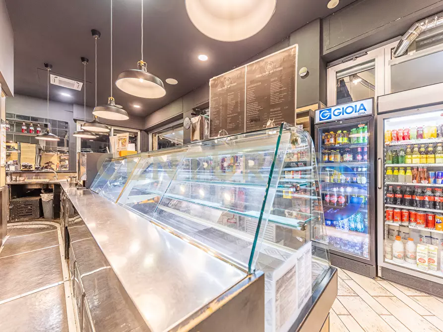 Immagine 4 di Bar / Ristorante in vendita  in Via Reno 2 a Roma