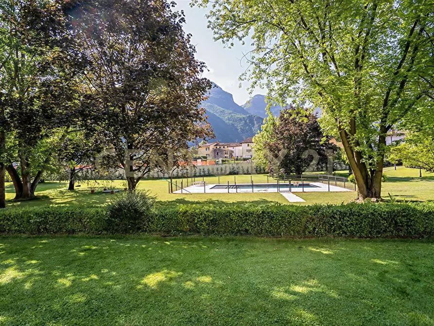 Immagine 145 di Villa in vendita  in Via Adige 25 a Brentino Belluno