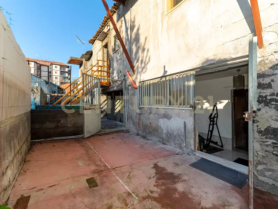 Immagine 42 di Porzione di casa in vendita  in Via XXXI Maggio 34 a Catania
