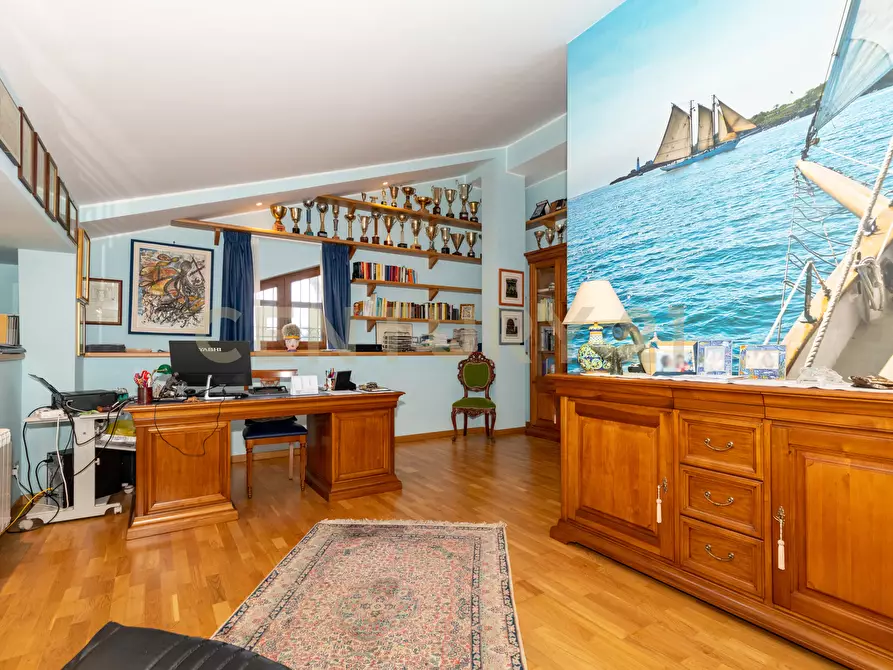 Immagine 58 di Villa in vendita  in Via Brinzio 20 a Aci Catena