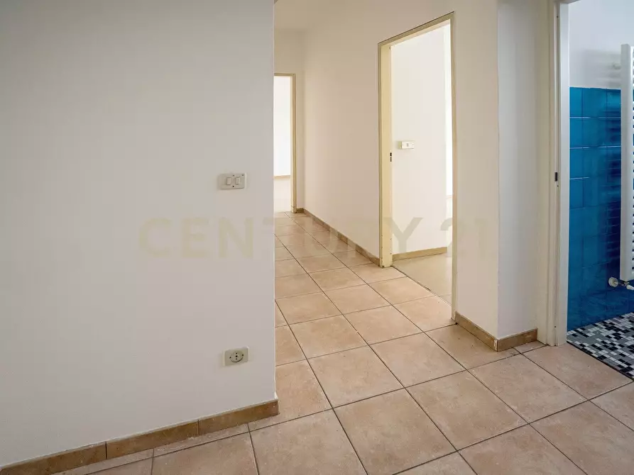 Immagine 28 di Pentalocale in vendita  in Via Umberto Maddalena 1 a Verona