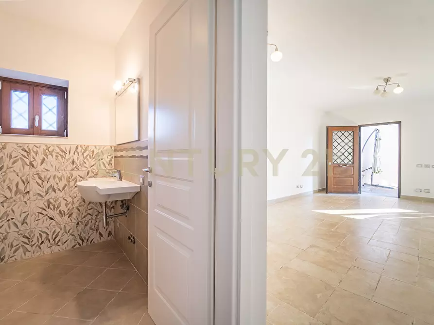 Immagine 6 di Casa bifamiliare in vendita  in Via Appia Nuova 17 a Albano Laziale