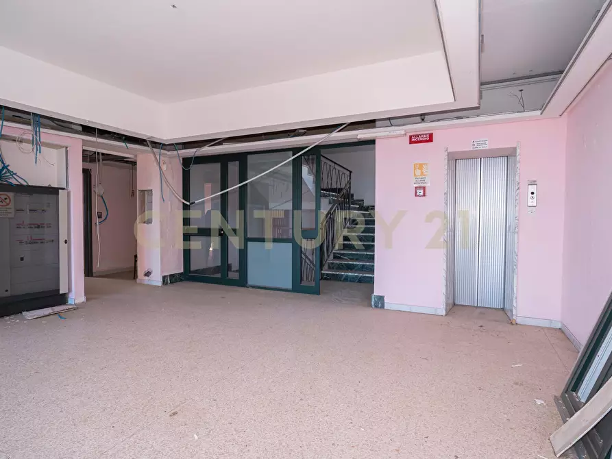 Immagine 17 di Capannone industriale in vendita  in Via Cassone 75 a Zafferana Etnea