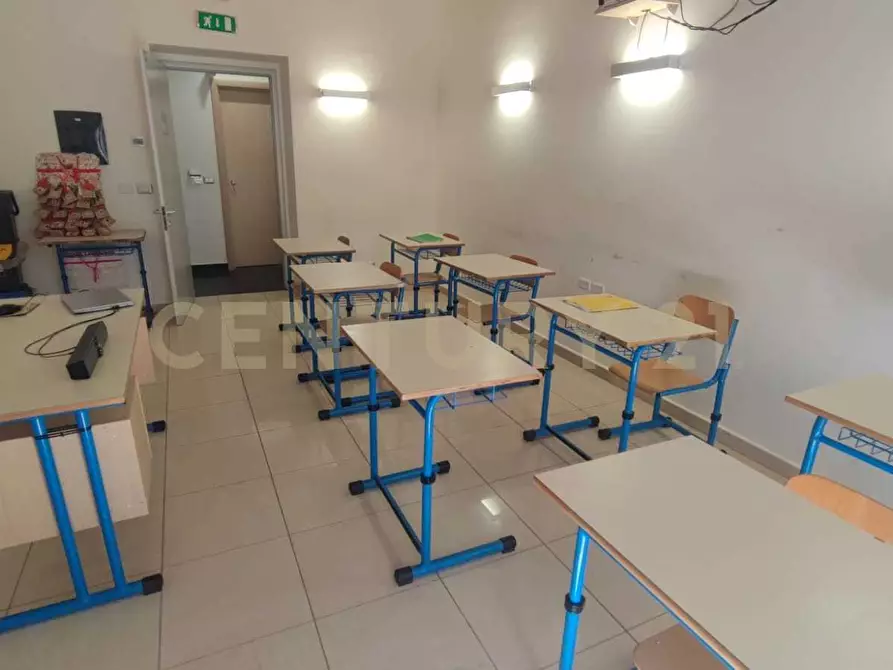 Immagine 16 di Palazzo in vendita  a Messina