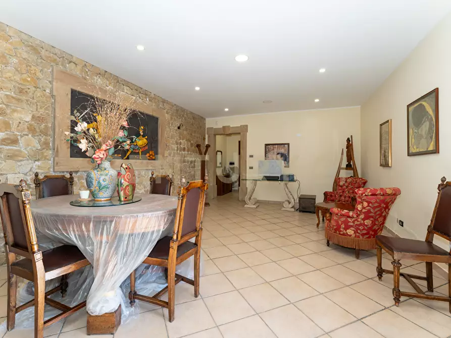 Immagine 52 di Villa in vendita  in Via Gela 95 a Caltagirone