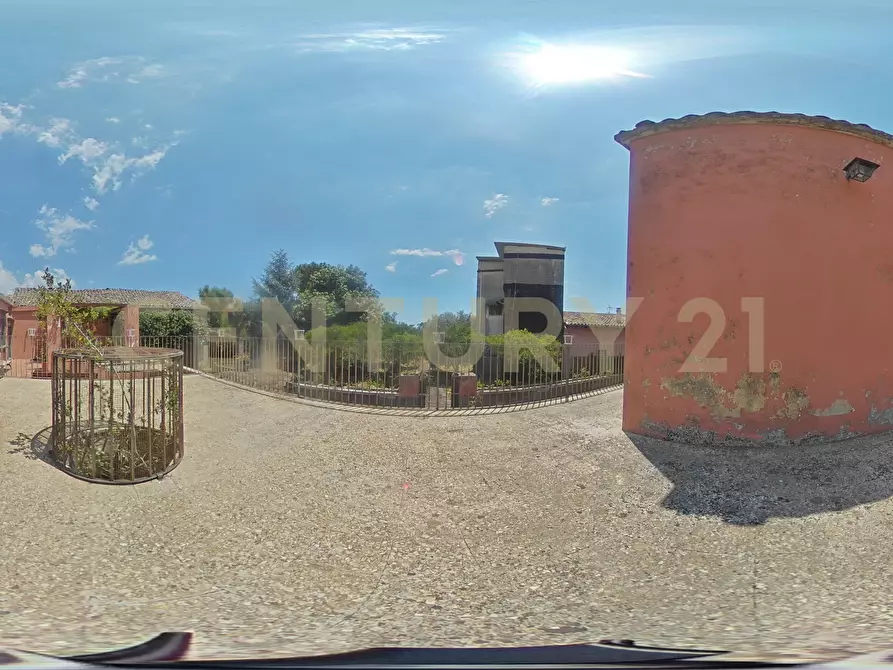 Immagine 66 di Villa in vendita  in Piazza F. M. Scuderi 7 a Viagrande