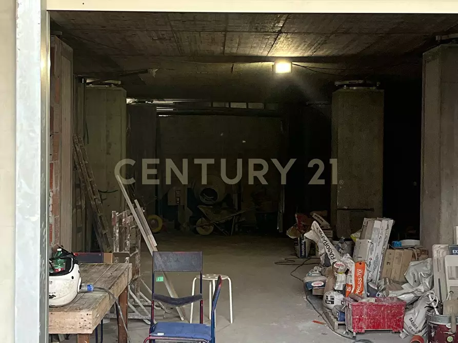 Immagine 16 di Locale commerciale in vendita  in Viale Mario Rapisardi 118 a Catania