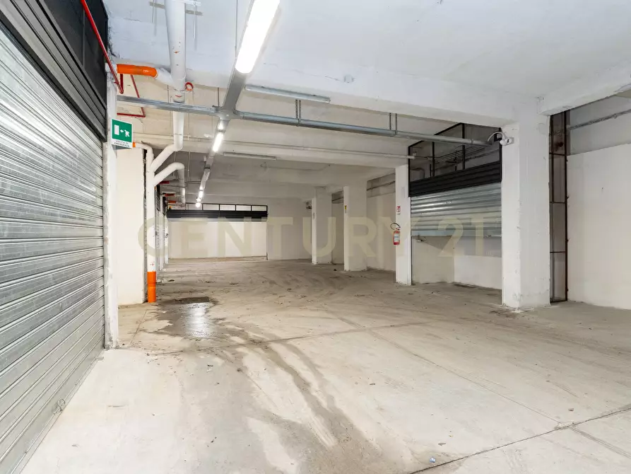 Immagine 37 di Garage in vendita  in Viale Artale Alagona 27 a Catania