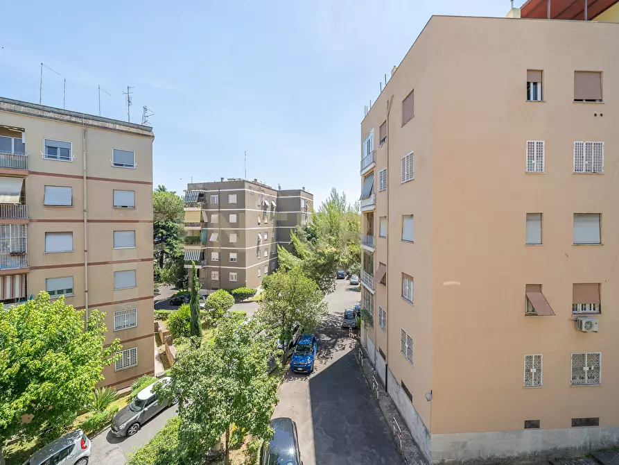 Immagine 33 di Quadrilocale in vendita  in Via Giovanni Verga 81 a Roma