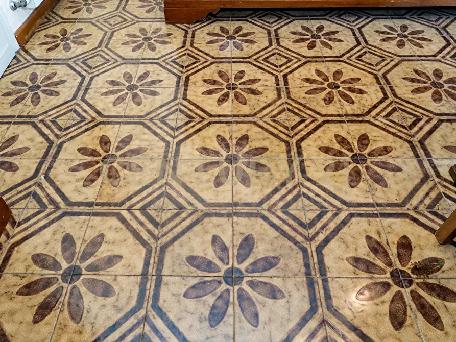 Immagine 14 di Pentalocale in vendita  in Via Madonna delle Lacrime 64 a Catania