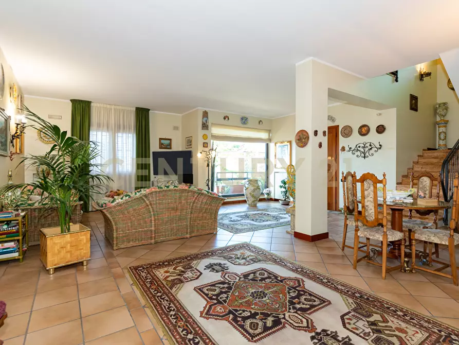 Immagine 60 di Villa in vendita  in Via Salemi 19 a Mascalucia