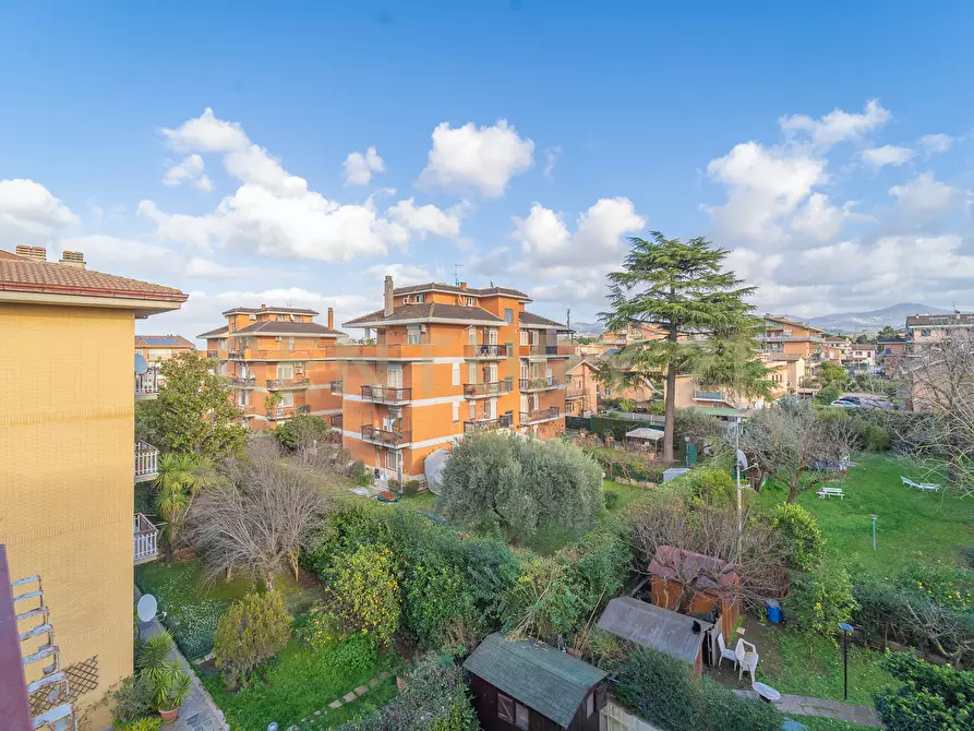 Immagine 36 di Attico in vendita  in Via di Torre Morena 100 a Roma