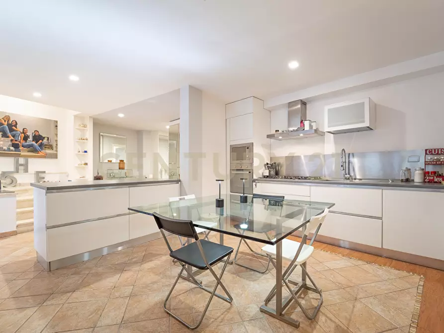 Immagine 31 di Bilocale in vendita  in Via la Sila 14 a Roma