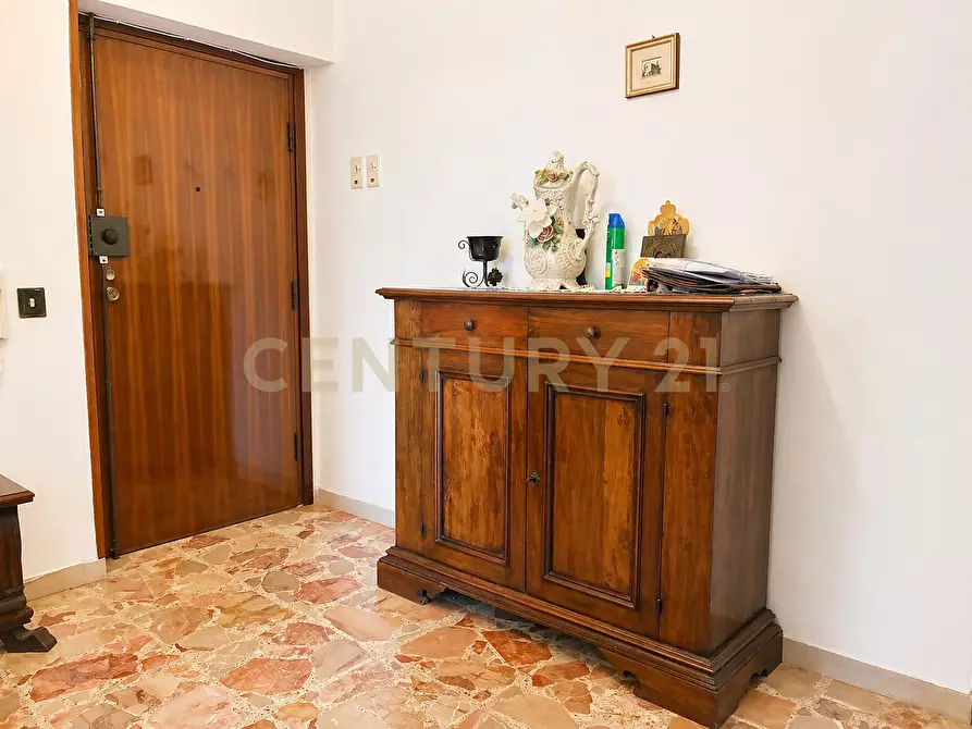 Immagine 9 di Quadrilocale in vendita  in Via Ruggero Piro 17 a Orbetello