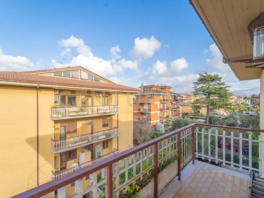 Immagine 35 di Attico in vendita  in Via di Torre Morena 100 a Roma