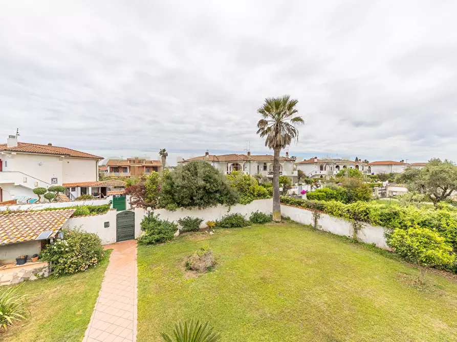 Immagine 82 di Villa in vendita  in Via Calabria 4 a Ardea