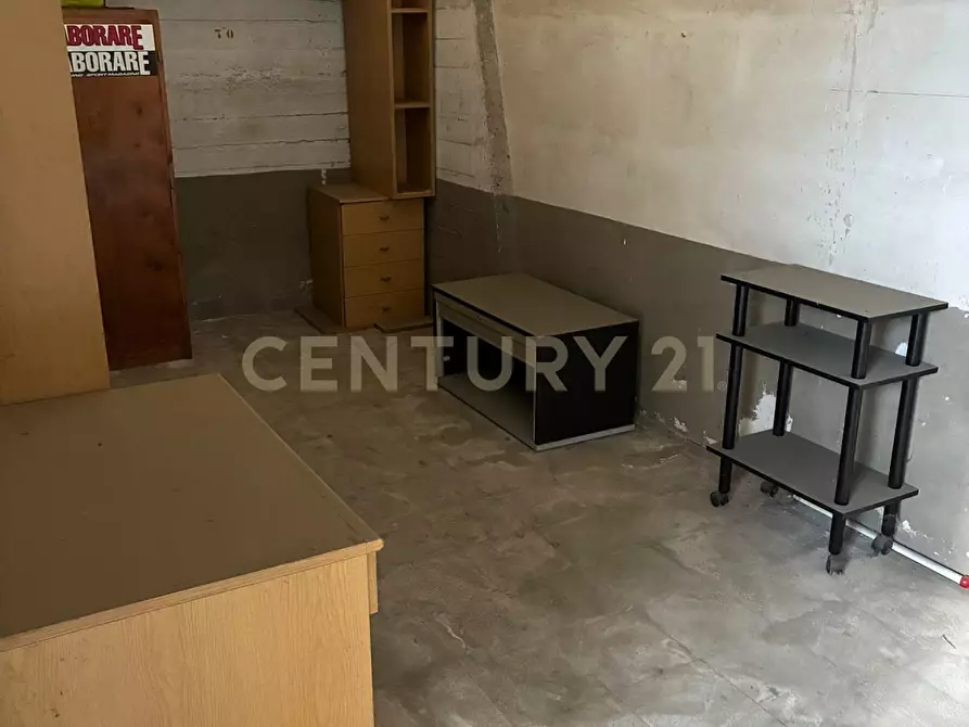 Immagine 19 di Garage in vendita  in Via Chiusi 80 a Roma