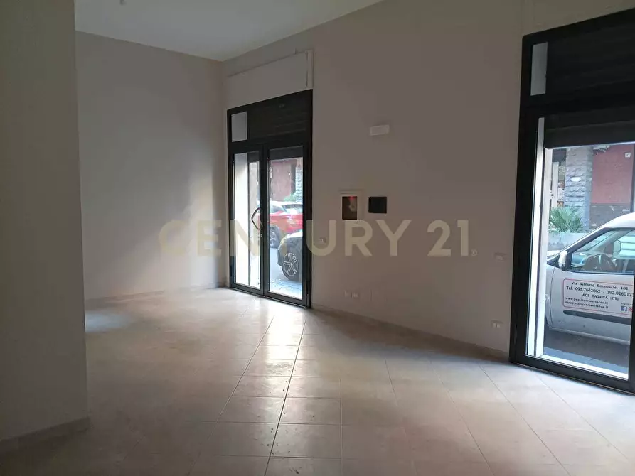 Immagine 7 di Locale commerciale in affitto  in Via Vittorio Emanuele 72 a Aci Catena