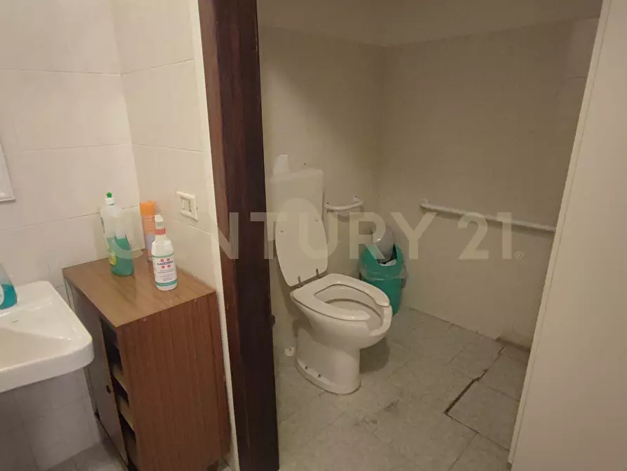 Immagine 12 di Locale commerciale in affitto  in Via Siculo Orientale 488 a Catania