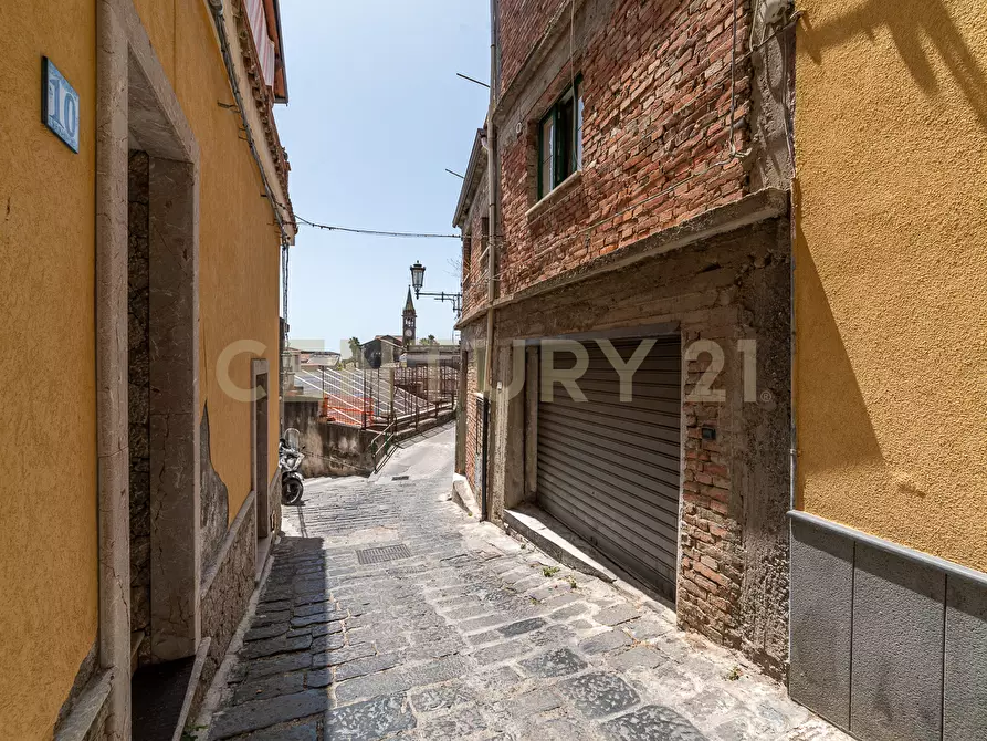 Immagine 29 di Villa in vendita  in Via Crujllas a Calatabiano