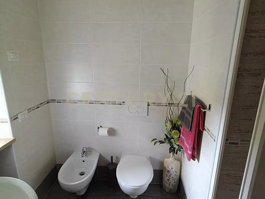 Immagine 11 di Pentalocale in vendita  in Stradone Santa Lucia 109 a Verona