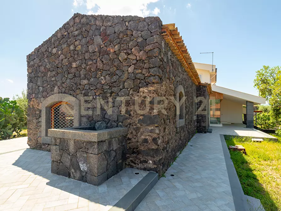 Immagine 18 di Villa in vendita  in SS284 a Adrano