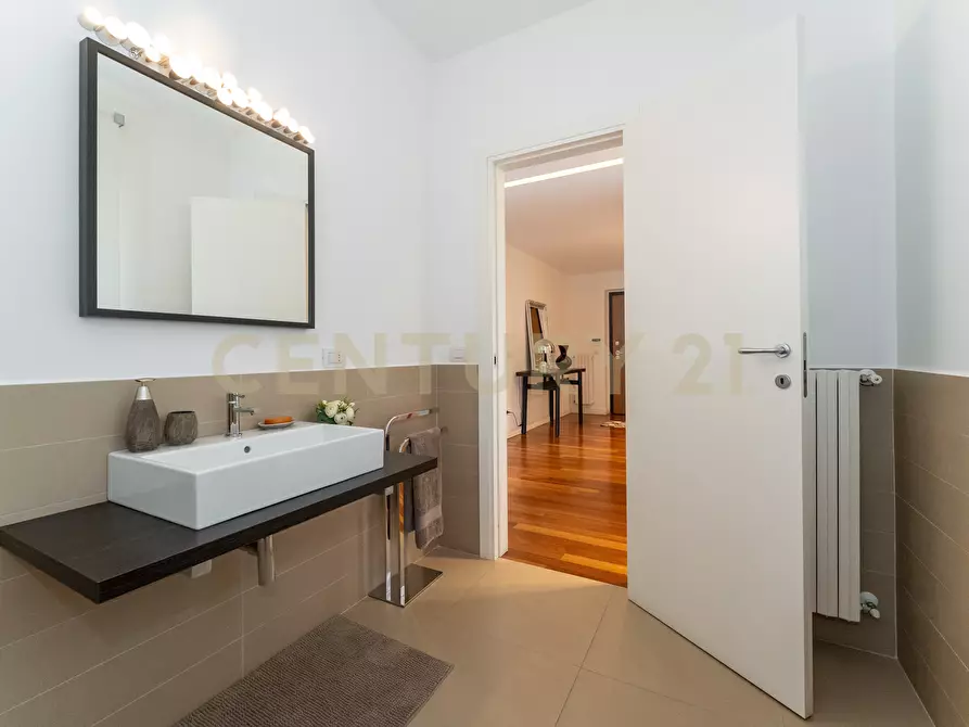Immagine 35 di Villa in vendita  in Via Scala 58 a San Gregorio Di Catania