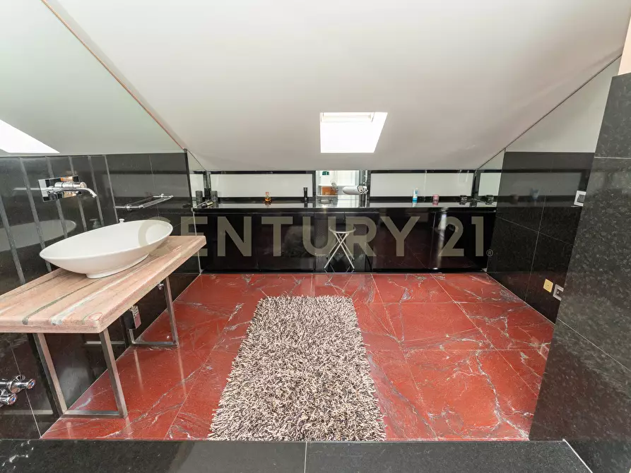 Immagine 97 di Villa in vendita  in Via G. Pezzana 11 a Aci Castello