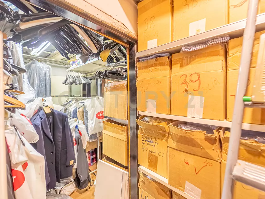 Immagine 20 di Attività commerciale in vendita  in Viale Liegi 49 a Roma