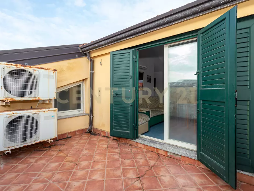 Immagine 79 di Mansarda in vendita  in Via Spiaggia 39 a Mascali