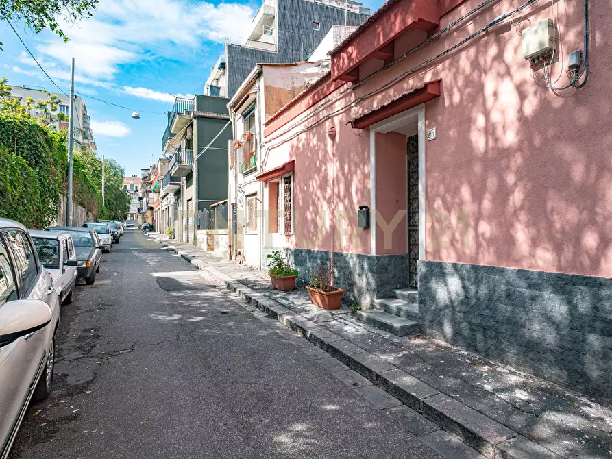 Immagine 2 di Casa indipendente in vendita  in Via Neri 61 a Catania