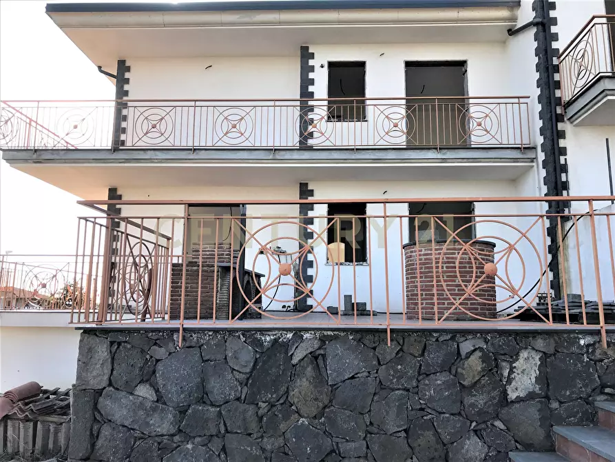 Immagine 8 di Casa bifamiliare in vendita  in via Vincenzo Ricca a Catania