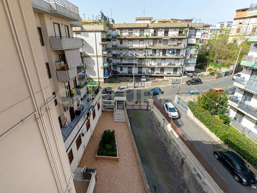 Immagine 27 di Pentalocale in vendita  in Via Acquedotto Greco 248 a Catania