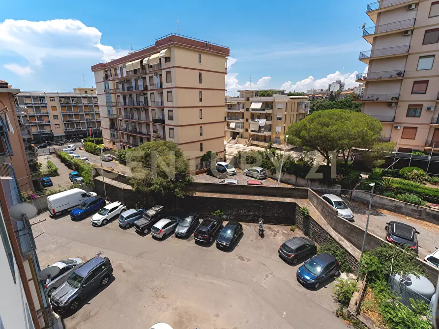 Immagine 25 di Quadrilocale in vendita  in Via Vincenzo Giuffrida 203 a Catania