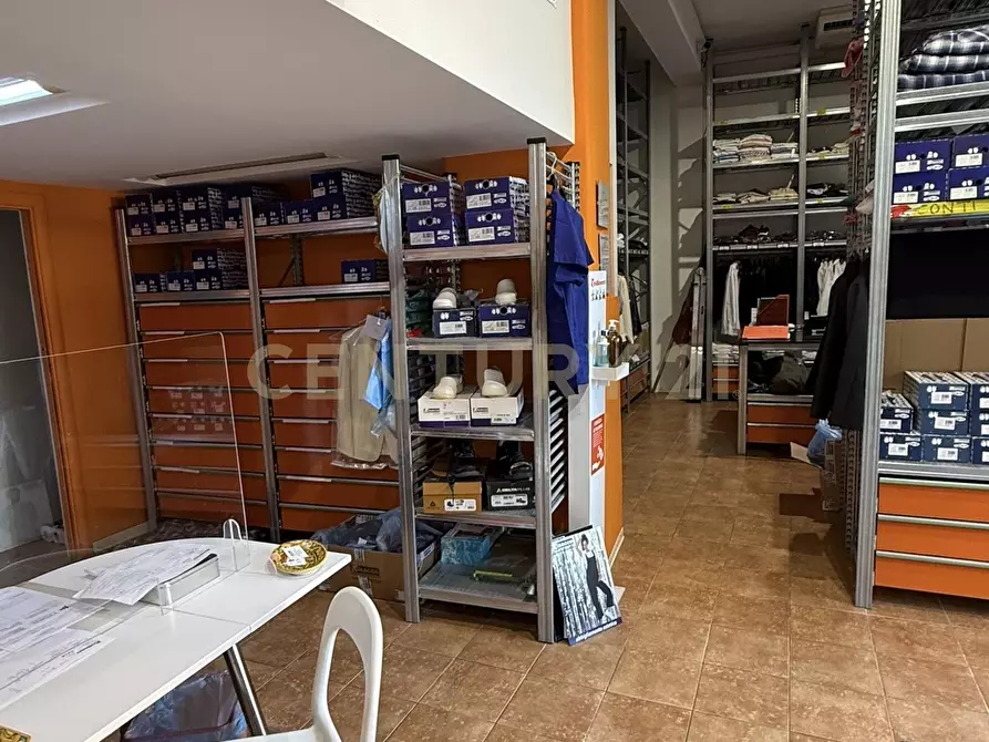 Immagine 9 di Attività commerciale in vendita  in Via Francesco Crispi 129 a Catania