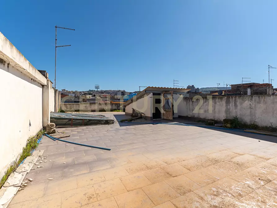 Immagine 42 di Palazzo in vendita  in Via Eraclea 82 a Lentini